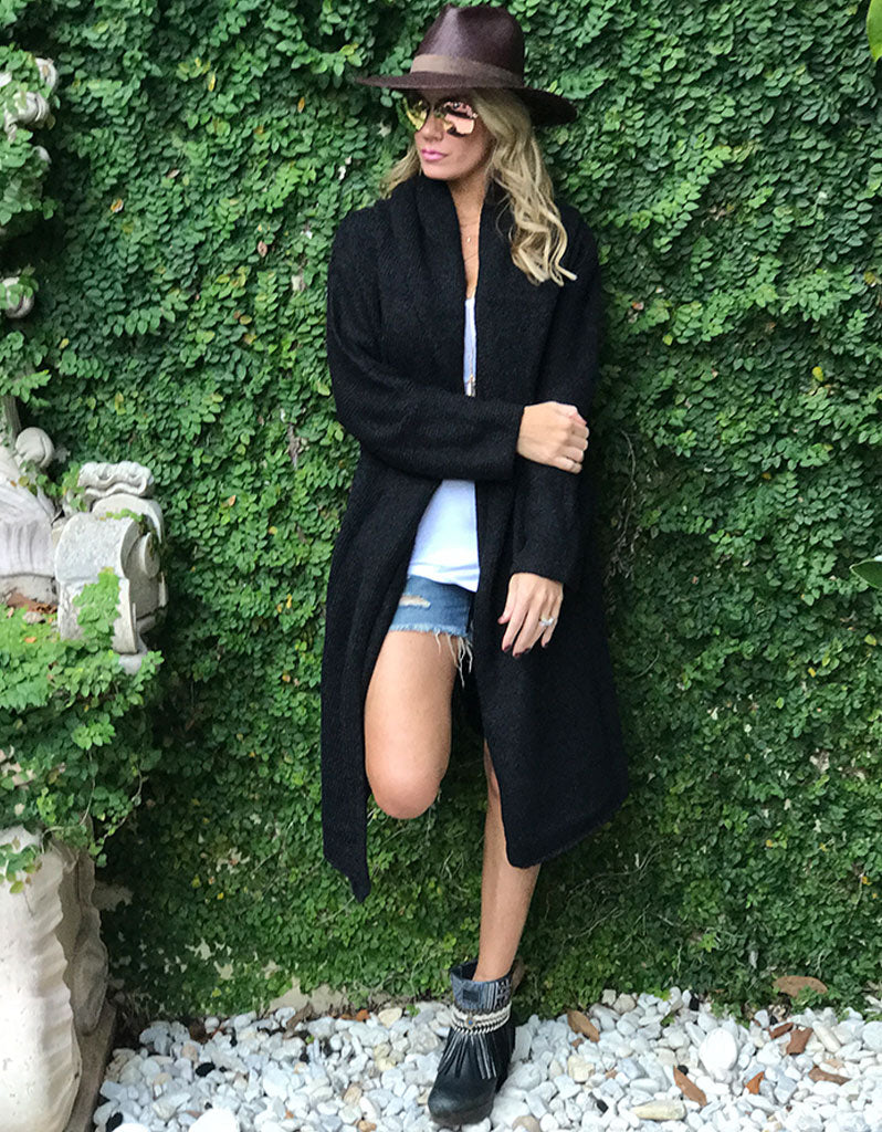 Socialite Oversized Two-Pocket Hooded Cardigan in Black