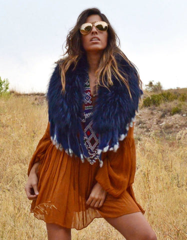 Fur Collar with Fringe in Black