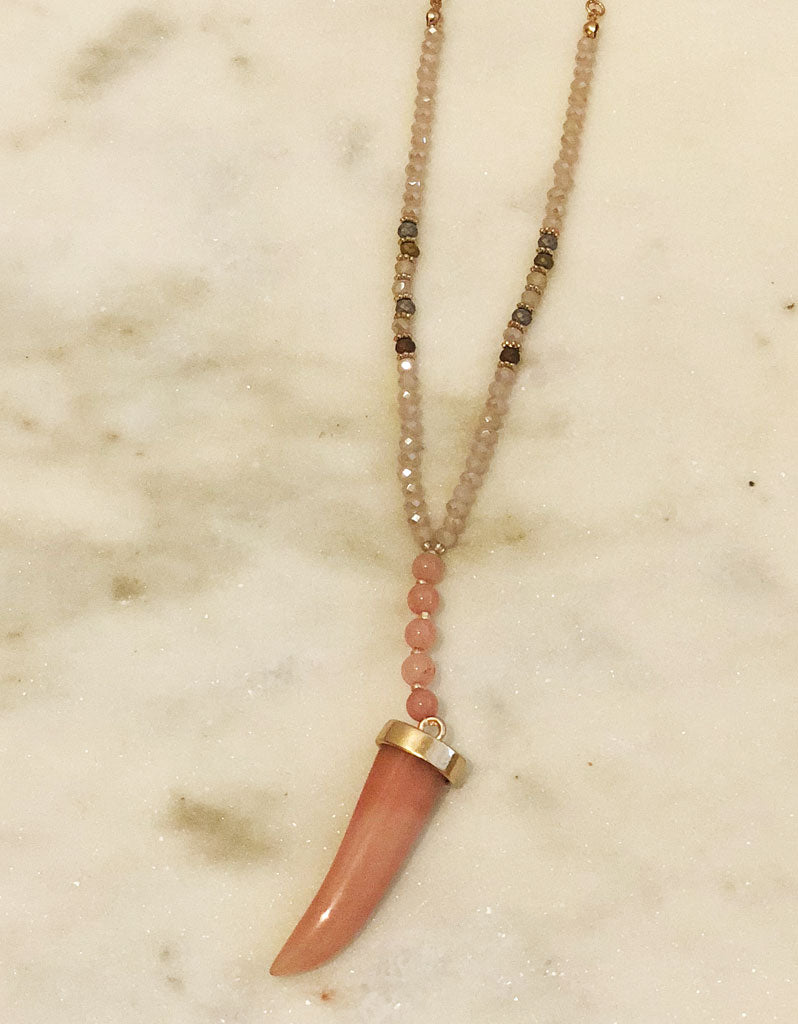 Gwyneth Beaded Horn Necklace in Pink