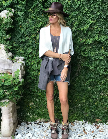Fur Collar with Fringe in Black